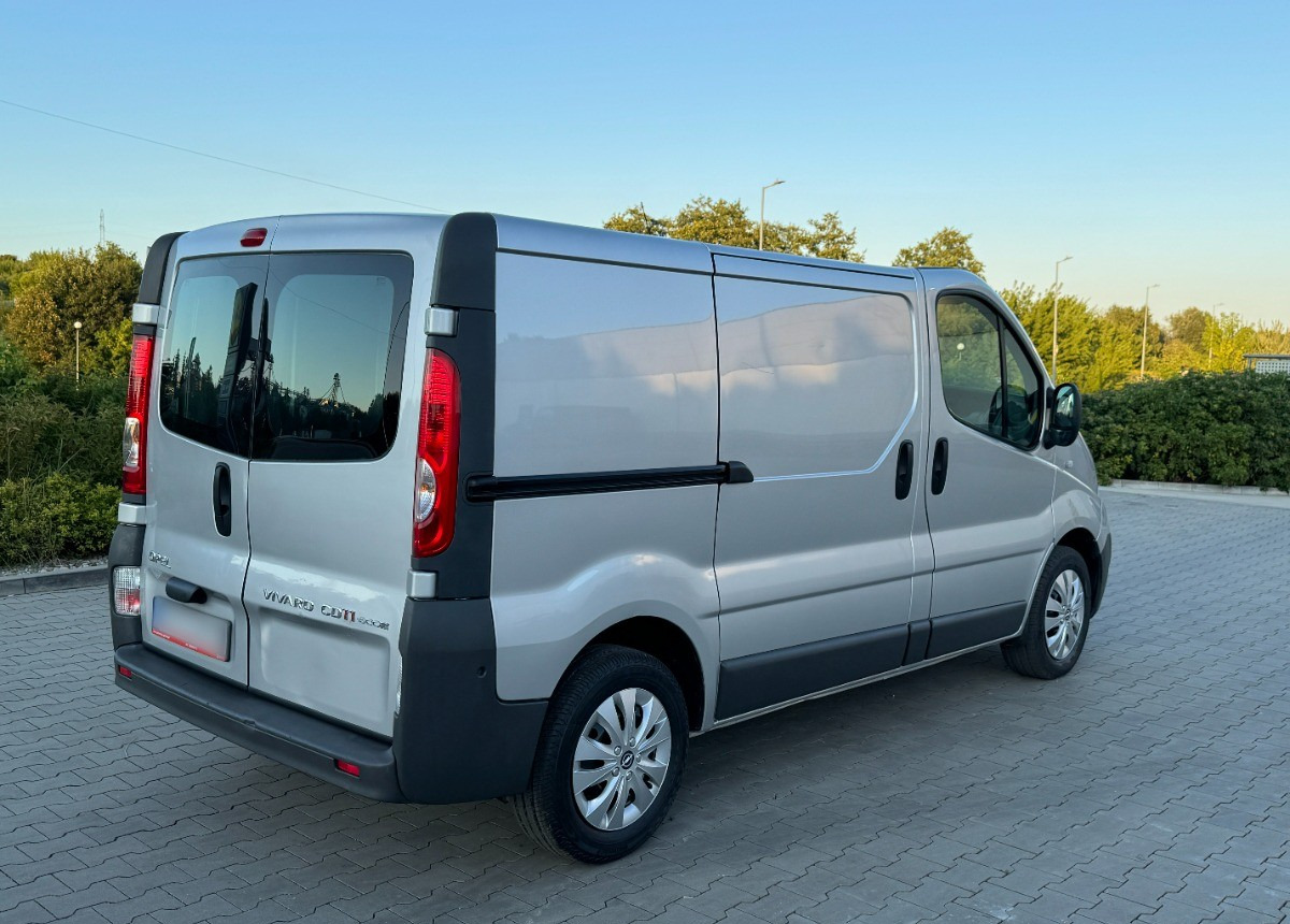 Opel Vivaro 2.0 DCI 115KM 2014 Rok Klimatyzacja Nawigacja BEZWYPADKOWY - Цельнометаллический фургон: фото 4 Opel Vivaro 2.0 DCI 115KM 2014 Rok Klimatyzacja Nawigacja BEZWYPADKOWY - Цельнометаллический фургон: фото 4