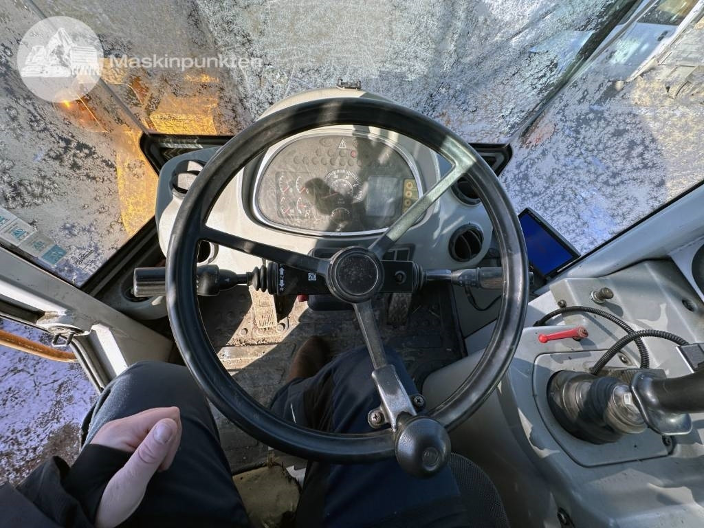 Колёсный погрузчик Hyundai HL 730 TM-7: фото 22 Колёсный погрузчик Hyundai HL 730 TM-7: фото 22