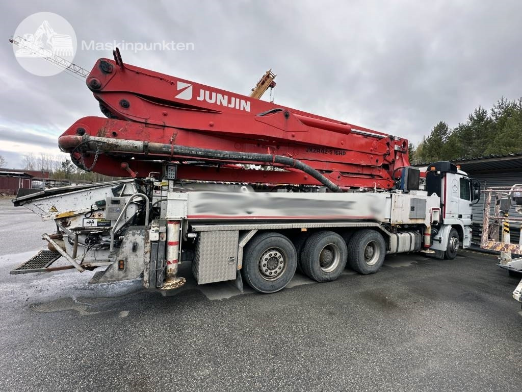 Mercedes-Benz 2651 L 8X4 Junjin jxzr42-5.16hp  - Автобетоносмеситель: фото 4 Mercedes-Benz 2651 L 8X4 Junjin jxzr42-5.16hp  - Автобетоносмеситель: фото 4