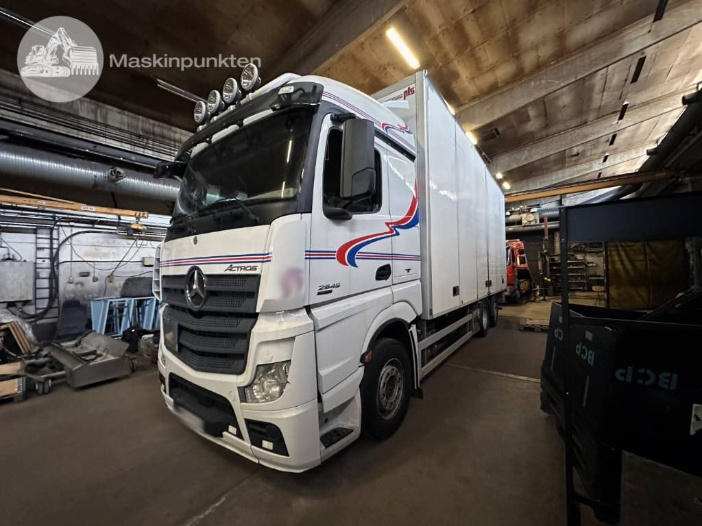 Mercedes-Benz Actros 2545 - Грузовик с закрытым кузовом: фото 1 Mercedes-Benz Actros 2545 - Грузовик с закрытым кузовом: фото 1