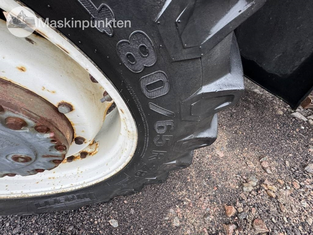 New Holland 8560 - Трактор: фото 3 New Holland 8560 - Трактор: фото 3