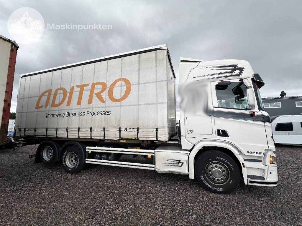 Scania R 580 - Грузовик-контейнеровоз/ Сменный кузов: фото 1 Scania R 580 - Грузовик-контейнеровоз/ Сменный кузов: фото 1