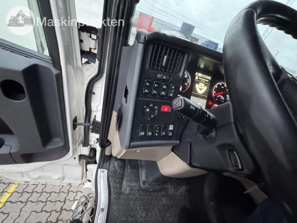 Тягач Scania R 580: фото 41