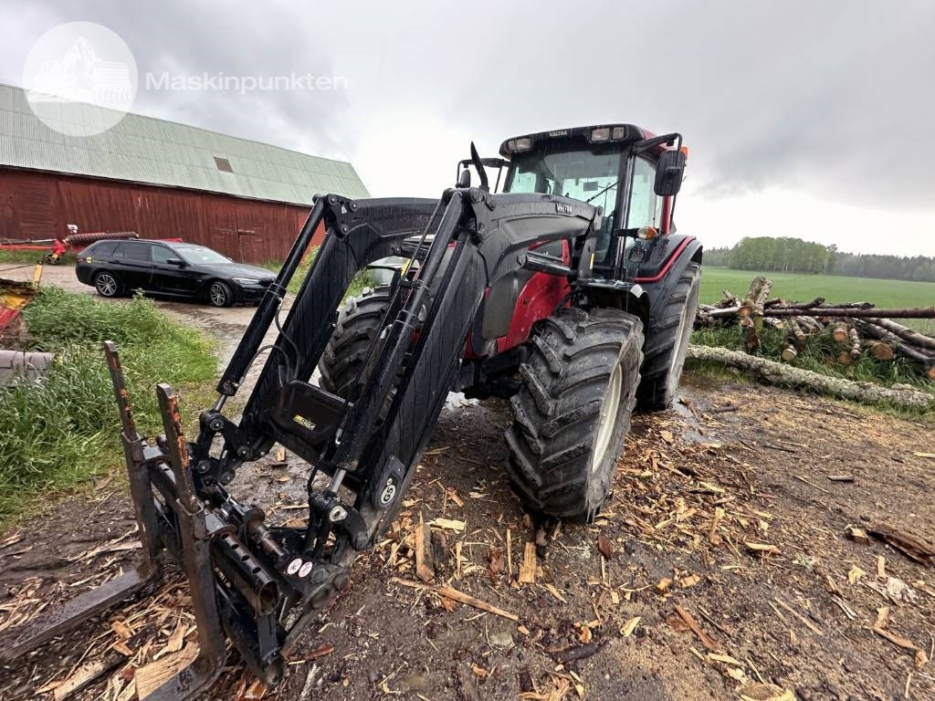 Valtra N 121 - Трактор: фото 2 Valtra N 121 - Трактор: фото 2