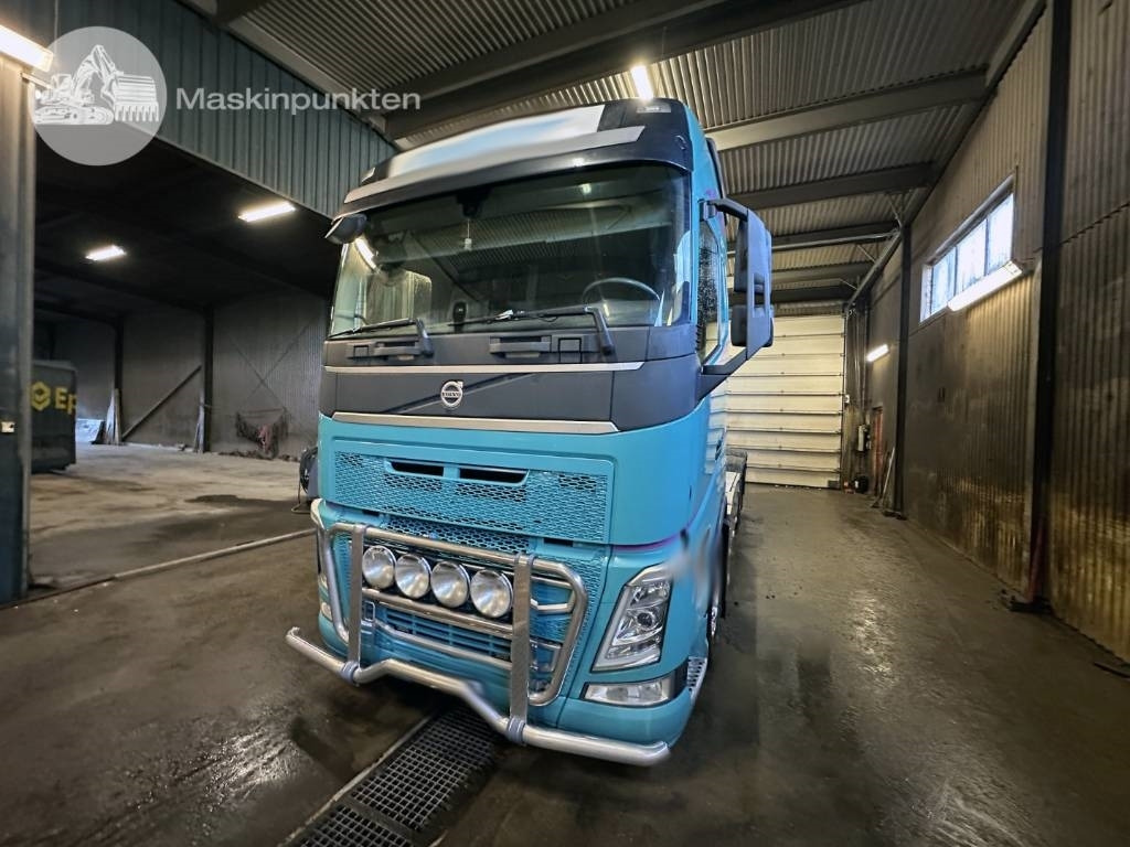Volvo FH 13 500 - Крюковой мультилифт: фото 2 Volvo FH 13 500 - Крюковой мультилифт: фото 2
