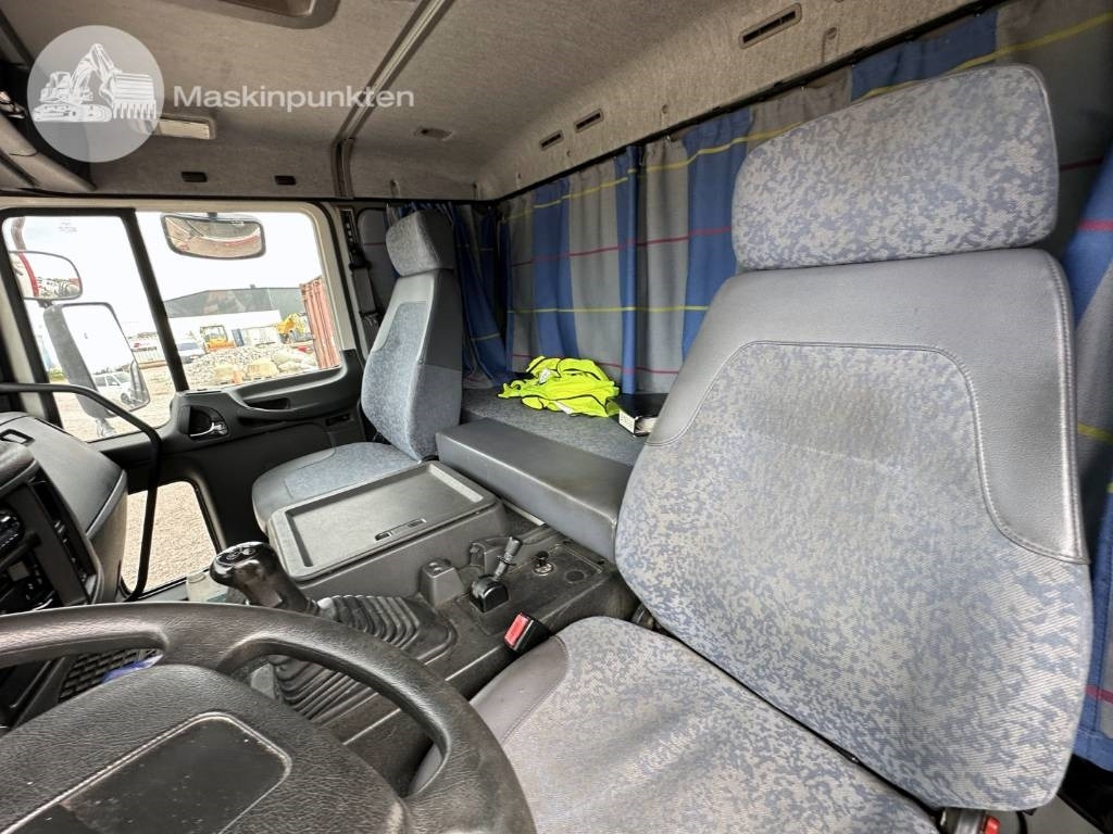 Грузовик с закрытым кузовом Volvo FL 6: фото 28