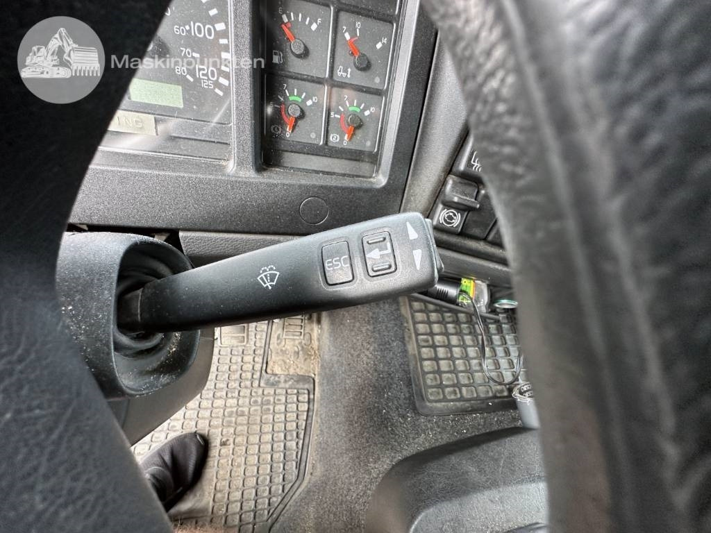 Грузовик с закрытым кузовом Volvo FL 6: фото 42