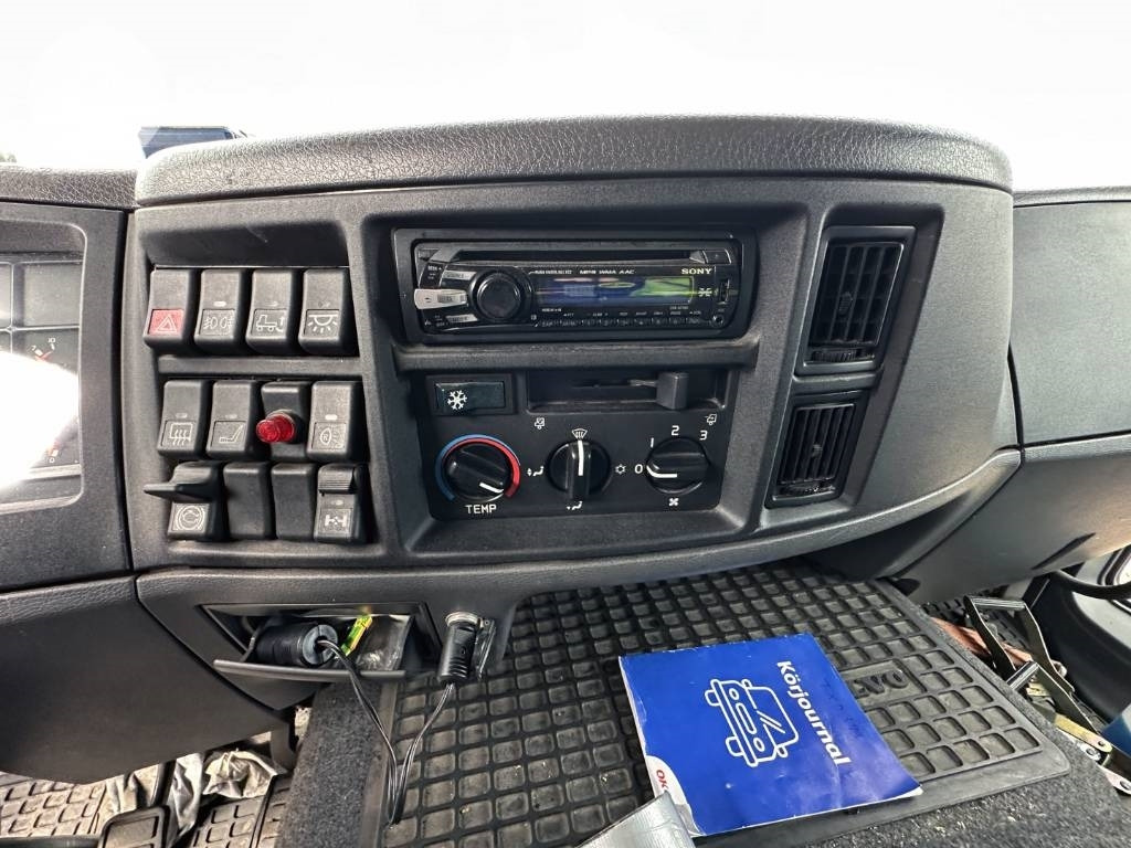 Грузовик с закрытым кузовом Volvo FL 6: фото 43