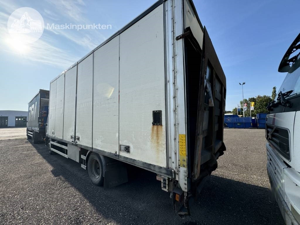 Volvo FL6 220 - Грузовик с закрытым кузовом: фото 5 Volvo FL6 220 - Грузовик с закрытым кузовом: фото 5