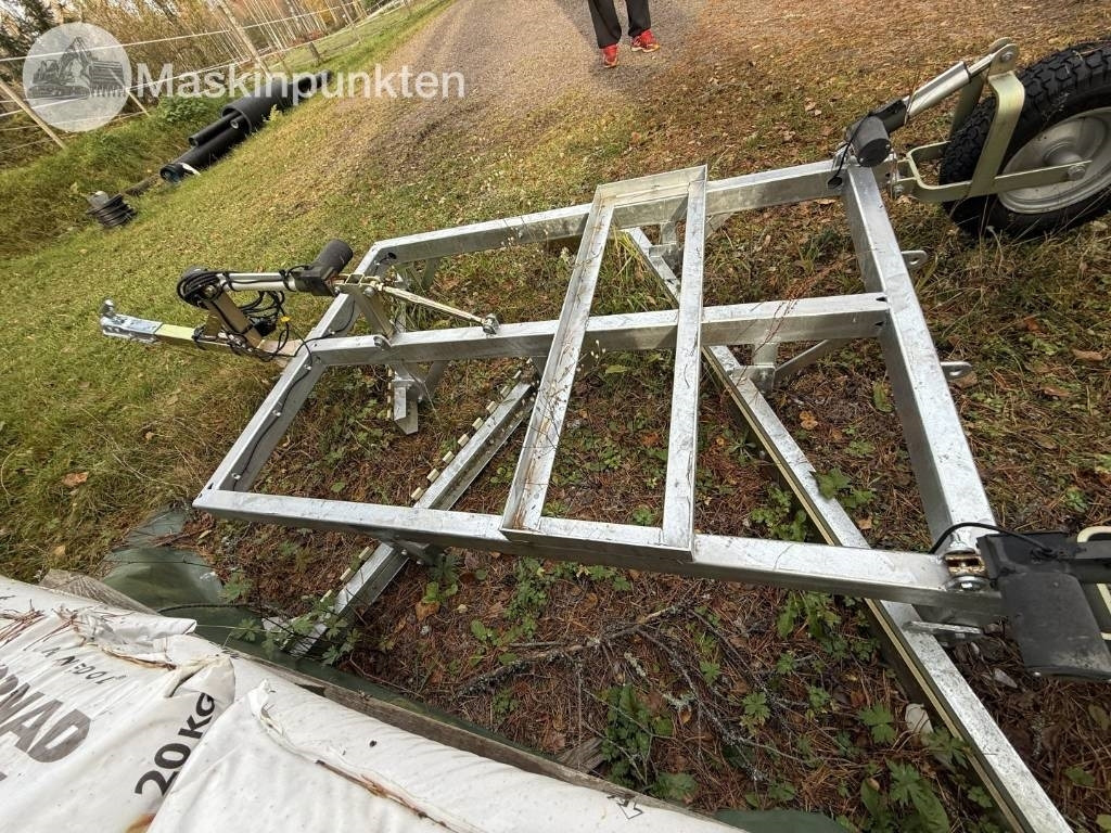 Строительное оборудование Ystad maskiner YVP 165T vägsladd: фото 6 Строительное оборудование Ystad maskiner YVP 165T vägsladd: фото 6