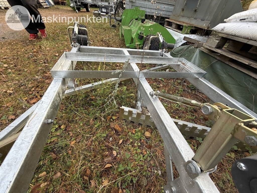 Строительное оборудование Ystad maskiner YVP 165T vägsladd: фото 13 Строительное оборудование Ystad maskiner YVP 165T vägsladd: фото 13