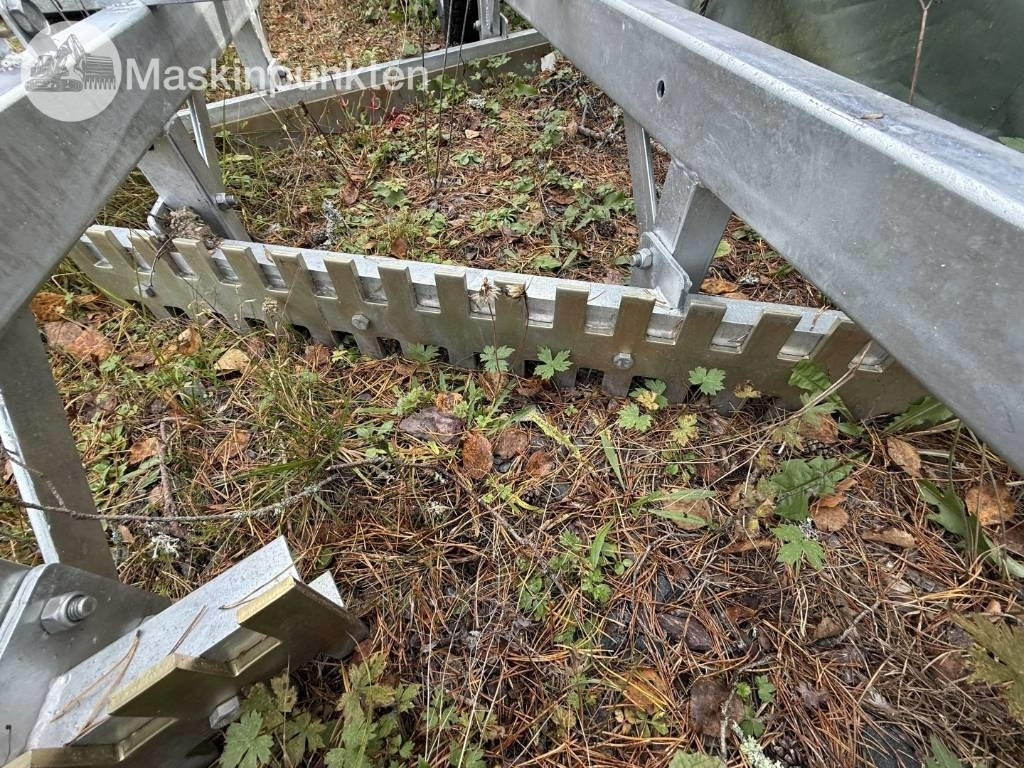 Строительное оборудование Ystad maskiner YVP 165T vägsladd: фото 11 Строительное оборудование Ystad maskiner YVP 165T vägsladd: фото 11