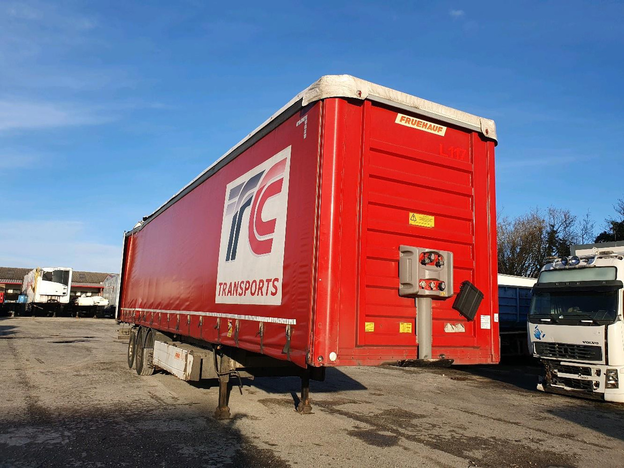 FRUEHAUF SEMI SAVOYARDE FST4FC - Тентованный полуприцеп: фото 1 FRUEHAUF SEMI SAVOYARDE FST4FC - Тентованный полуприцеп: фото 1