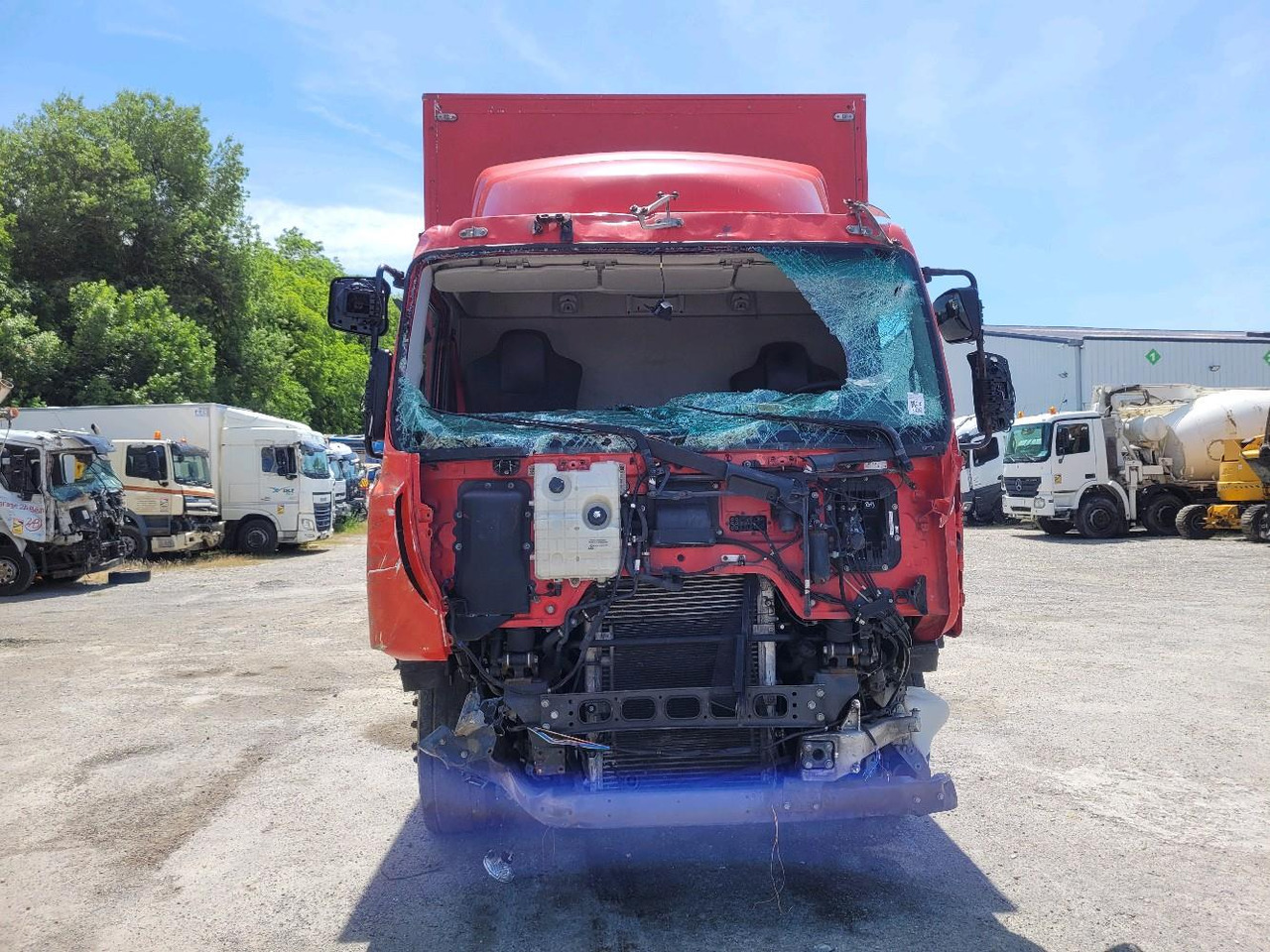 RENAULT D19 WIDE - Грузовик с закрытым кузовом: фото 2 RENAULT D19 WIDE - Грузовик с закрытым кузовом: фото 2