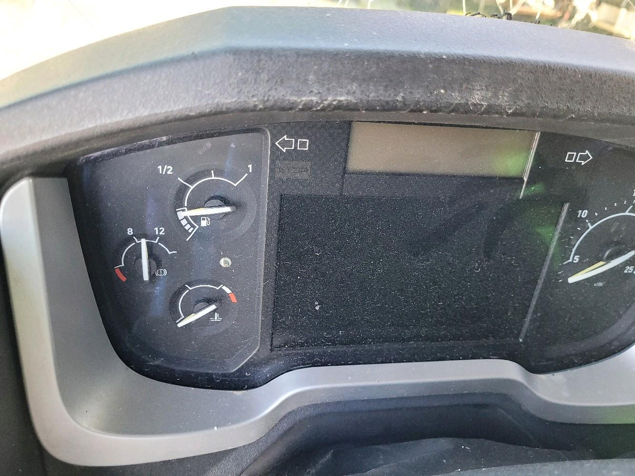 Тягач RENAULT T 480: фото 16