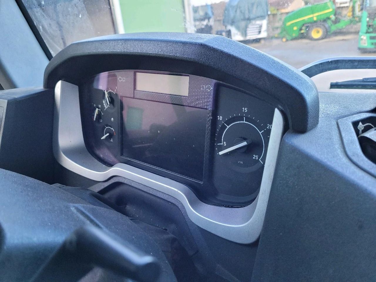 Тягач RENAULT T480: фото 15