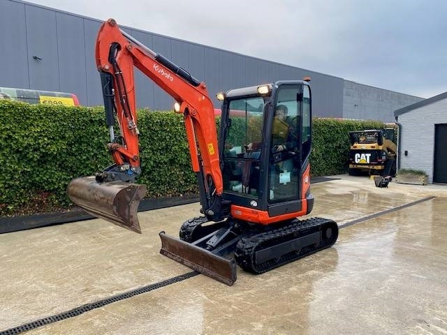 Kubota U 27-4 - Мини-экскаватор: фото 2 Kubota U 27-4 - Мини-экскаватор: фото 2