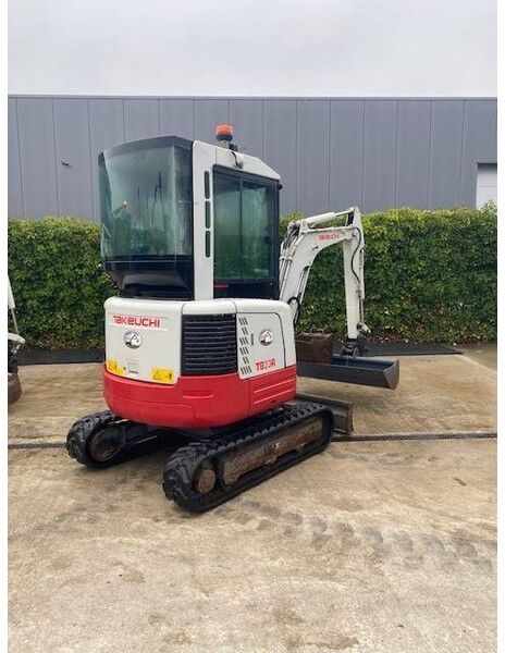 Takeuchi TB 23 R - Мини-экскаватор: фото 1 Takeuchi TB 23 R - Мини-экскаватор: фото 1