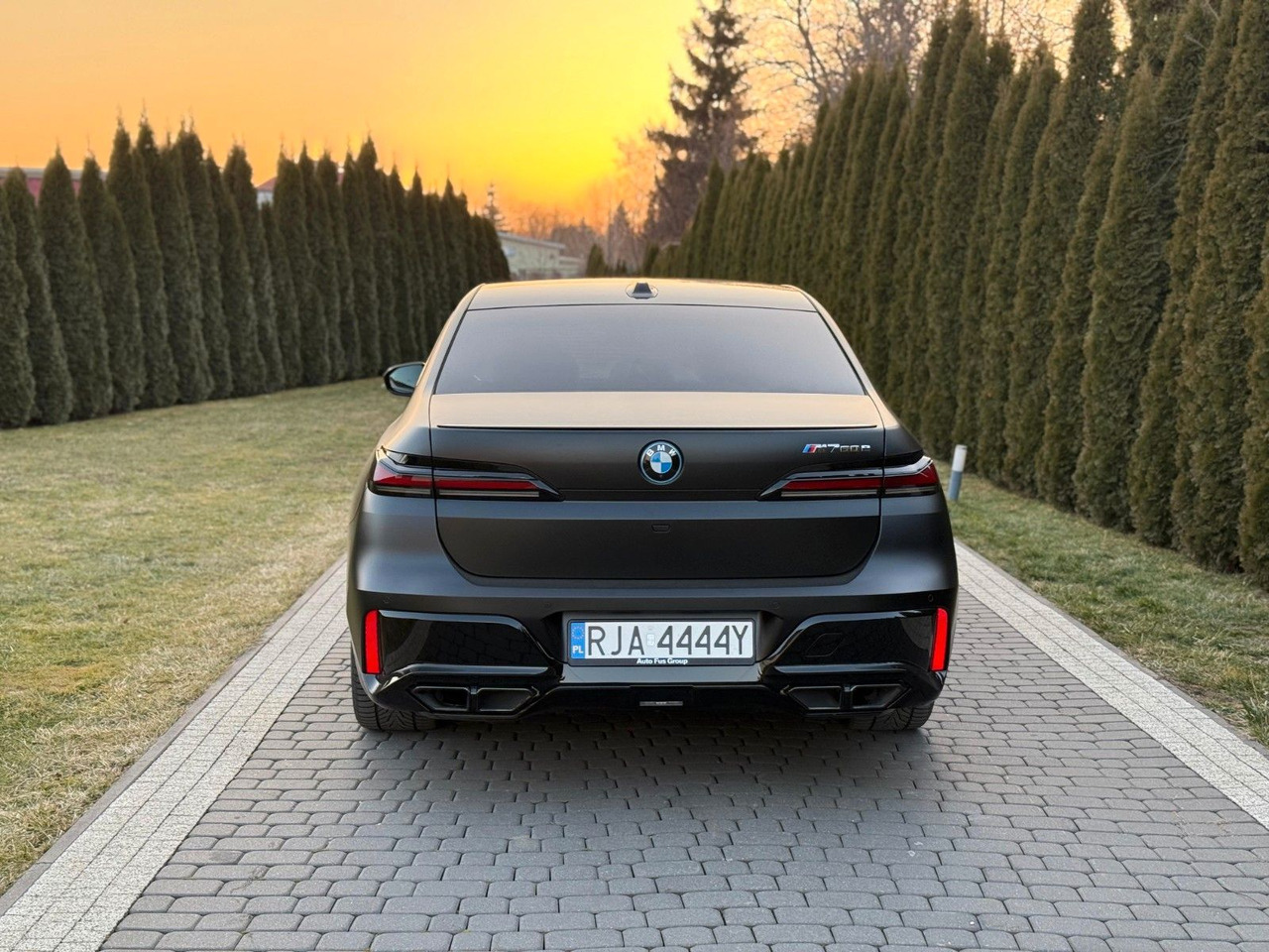 BMW M760 Baureihe 7 Lim M760 e xDrive - Седан: фото 5 BMW M760 Baureihe 7 Lim M760 e xDrive - Седан: фото 5