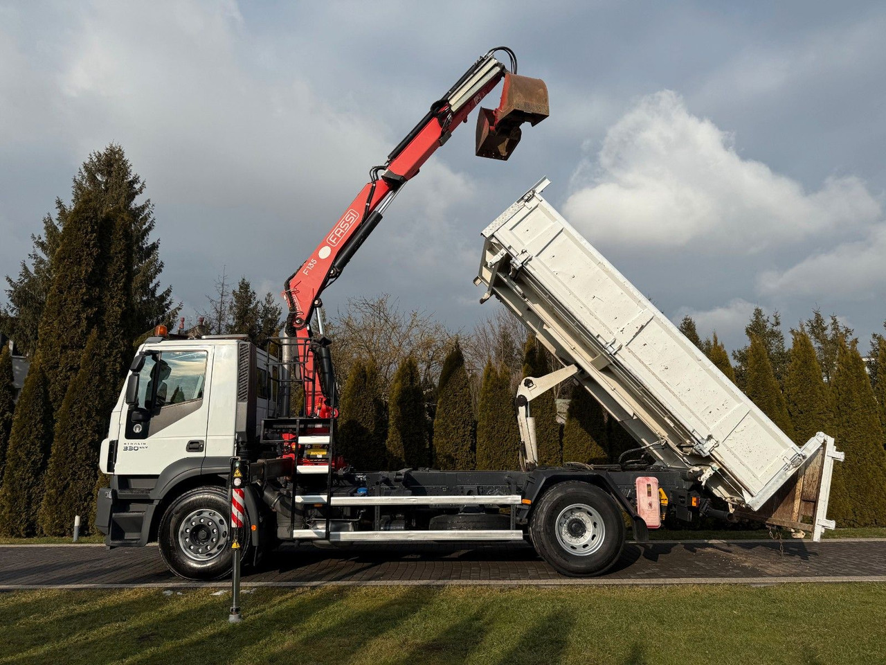 Автоманипулятор Iveco STRALIS 330 / 4x2/ TIPPER /FASSI F135: фото 12