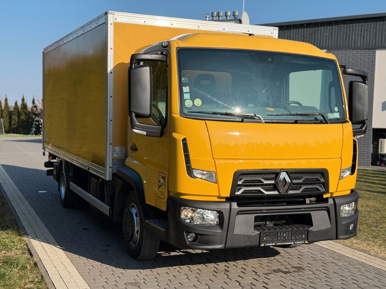 Renault D 7.5 AUTOMATIC BOX - Малотоннажный фургон: фото 1 Renault D 7.5 AUTOMATIC BOX - Малотоннажный фургон: фото 1