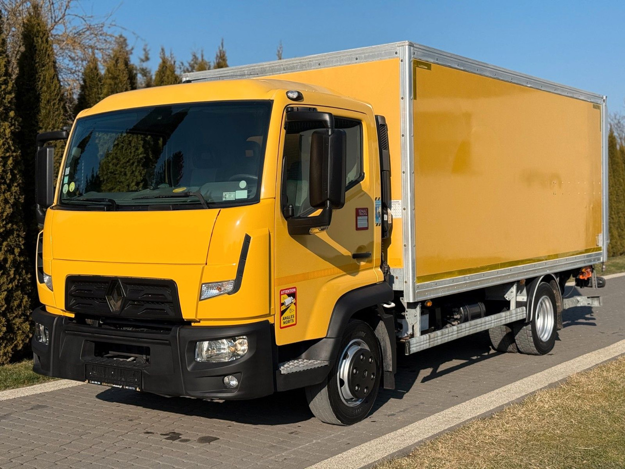 Renault D 7.5 AUTOMATIC BOX - Малотоннажный фургон: фото 3 Renault D 7.5 AUTOMATIC BOX - Малотоннажный фургон: фото 3