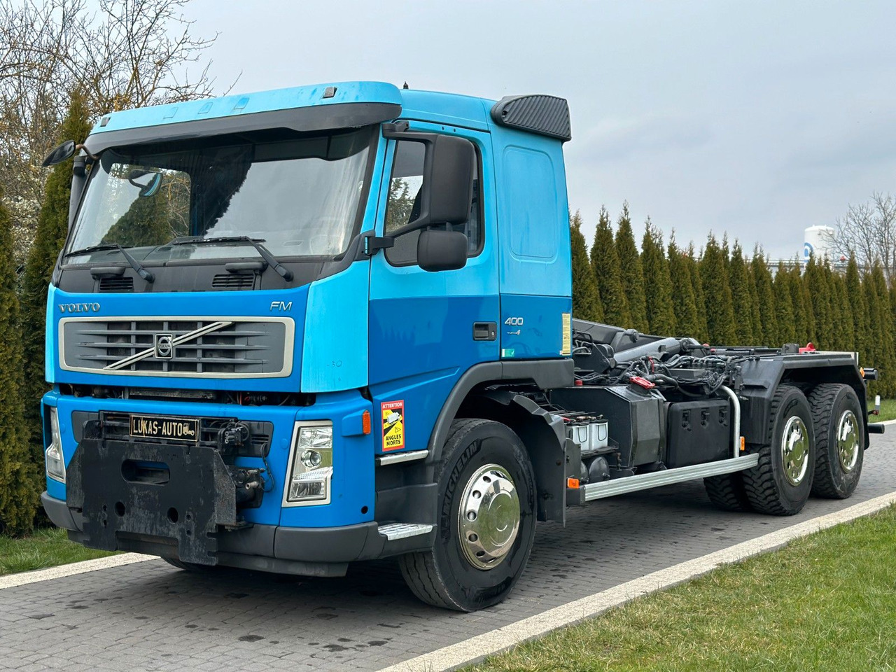 Volvo FM 400 MANUAL 6X4 ABROLLKIPPER - Крюковой мультилифт: фото 1 Volvo FM 400 MANUAL 6X4 ABROLLKIPPER - Крюковой мультилифт: фото 1