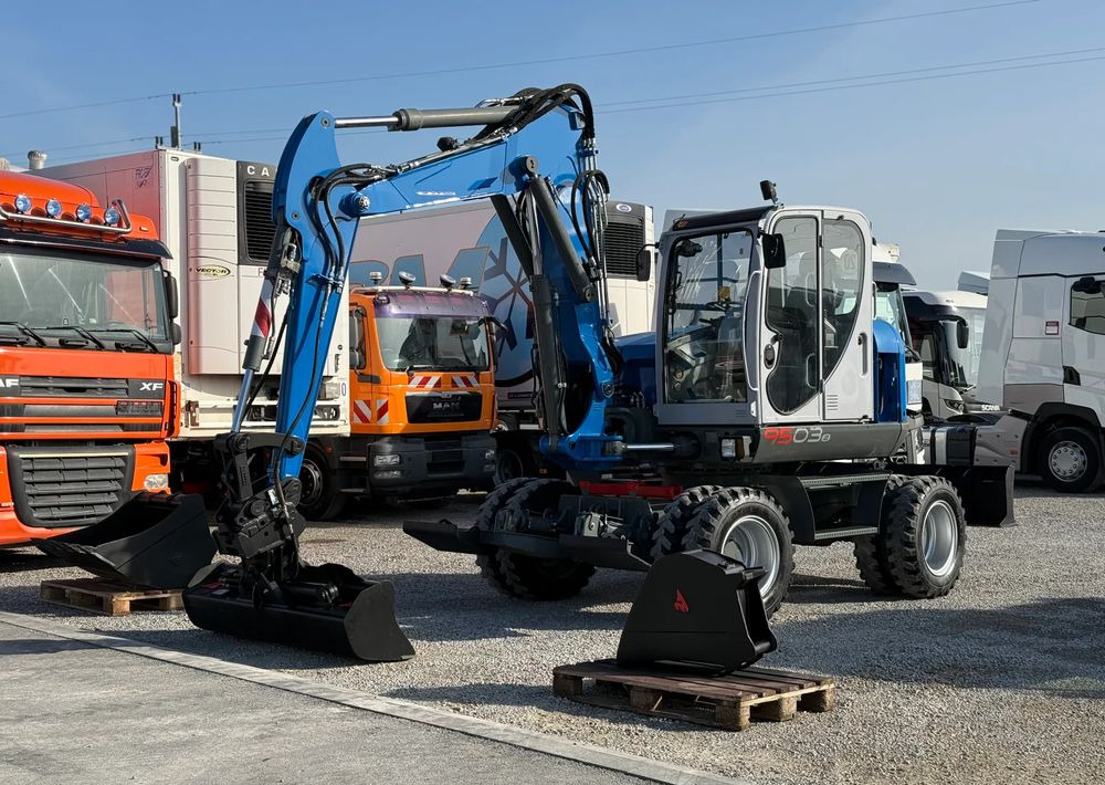 Wacker Neuson 9503-2 TRZY ŁYŻKI - Колёсный экскаватор: фото 1 Wacker Neuson 9503-2 TRZY ŁYŻKI - Колёсный экскаватор: фото 1