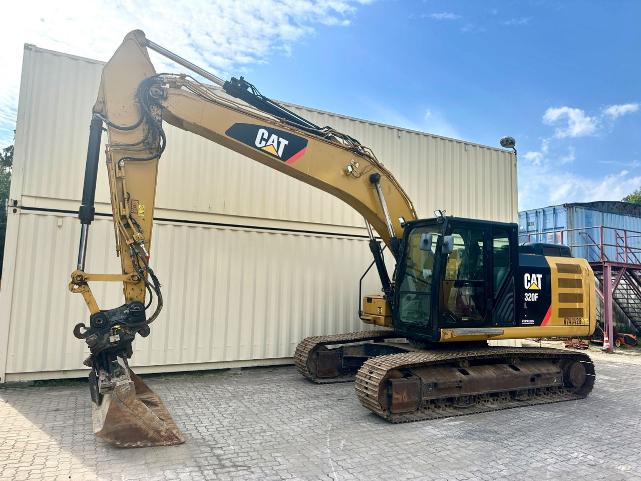 CAT 320FL / 2017 BJ / 9.933 H / Deutsche Maschine - Гусеничный экскаватор: фото 1 CAT 320FL / 2017 BJ / 9.933 H / Deutsche Maschine - Гусеничный экскаватор: фото 1