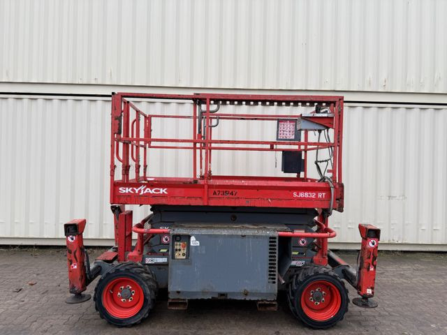 Skyjack SJ6832RT 4x4 Diesel, 11.8 Meter, 1.322 H - Ножничный подъемник: фото 5 Skyjack SJ6832RT 4x4 Diesel, 11.8 Meter, 1.322 H - Ножничный подъемник: фото 5