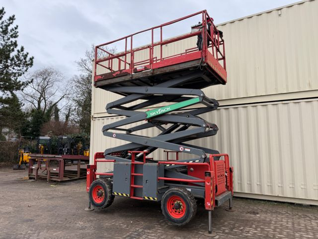 Skyjack SJ8841RT 4x4 Diesel / 14.5 Meter - Ножничный подъемник: фото 2 Skyjack SJ8841RT 4x4 Diesel / 14.5 Meter - Ножничный подъемник: фото 2