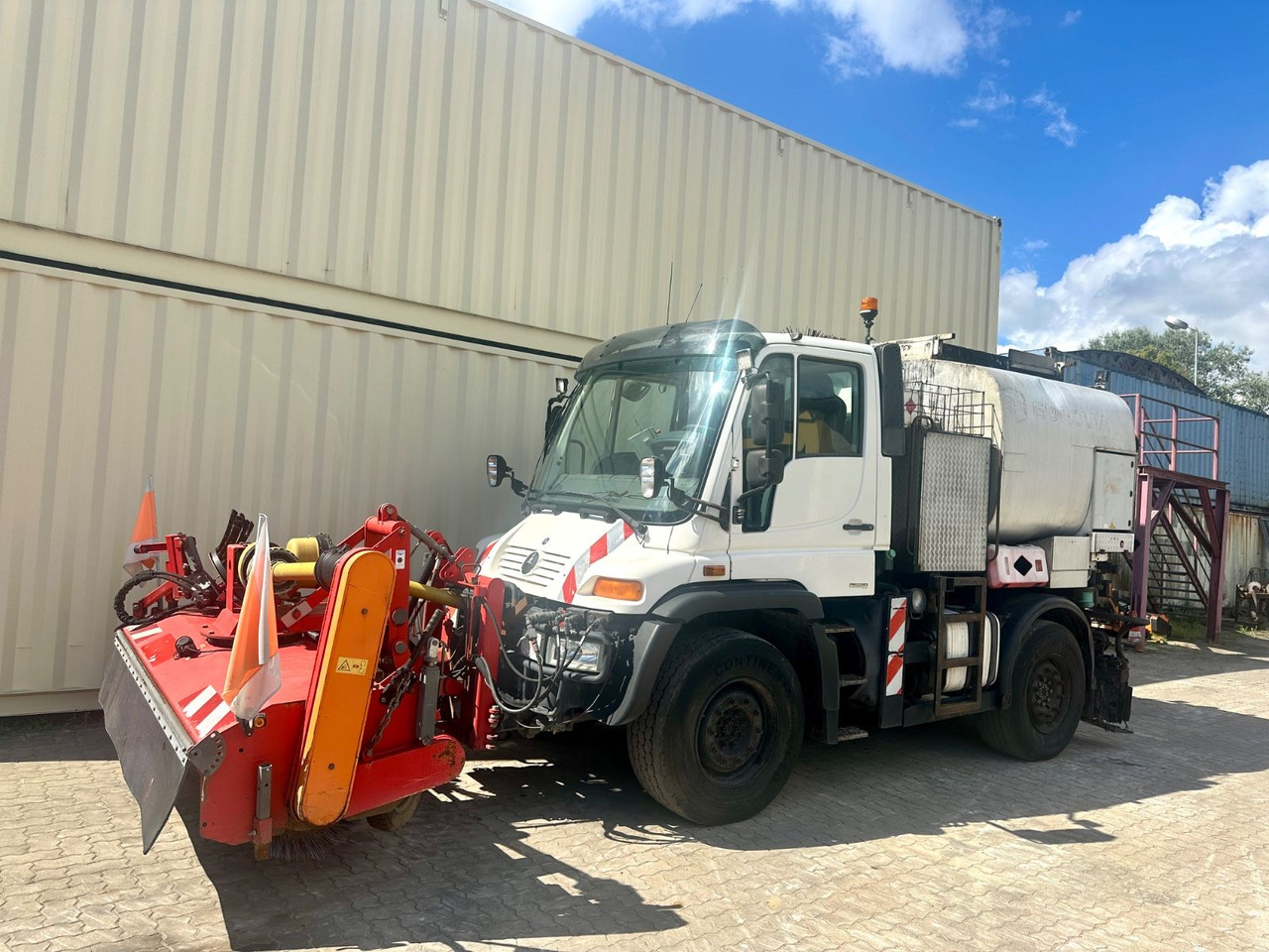 Unimog U400 Schäfer-Technic Bitum/Asphalt / TÜV 02/2026 - Асфальтоукладочная техника: фото 1 Unimog U400 Schäfer-Technic Bitum/Asphalt / TÜV 02/2026 - Асфальтоукладочная техника: фото 1