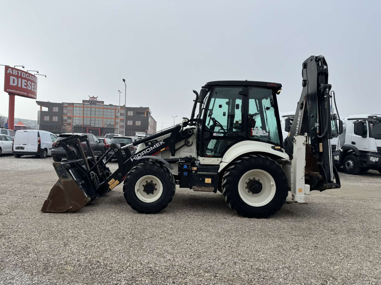 HIDROMEK HMK102B - Экскаватор-погрузчик: фото 4 HIDROMEK HMK102B - Экскаватор-погрузчик: фото 4