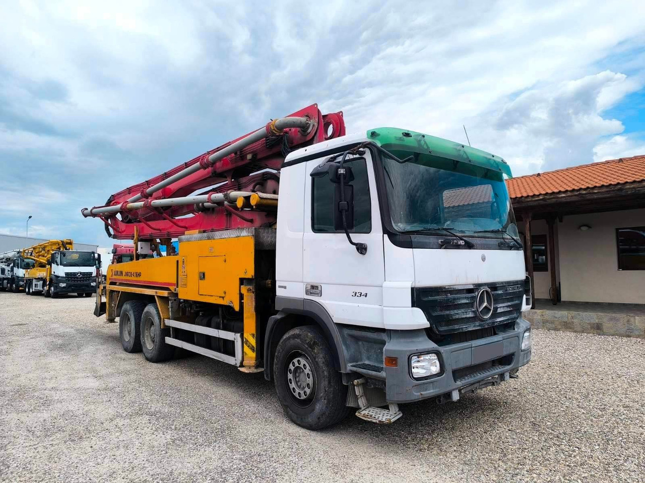 Mercedes-Benz ACTROS 3341 JUNJIN JXR 38-4 - Автобетононасос: фото 1 Mercedes-Benz ACTROS 3341 JUNJIN JXR 38-4 - Автобетононасос: фото 1
