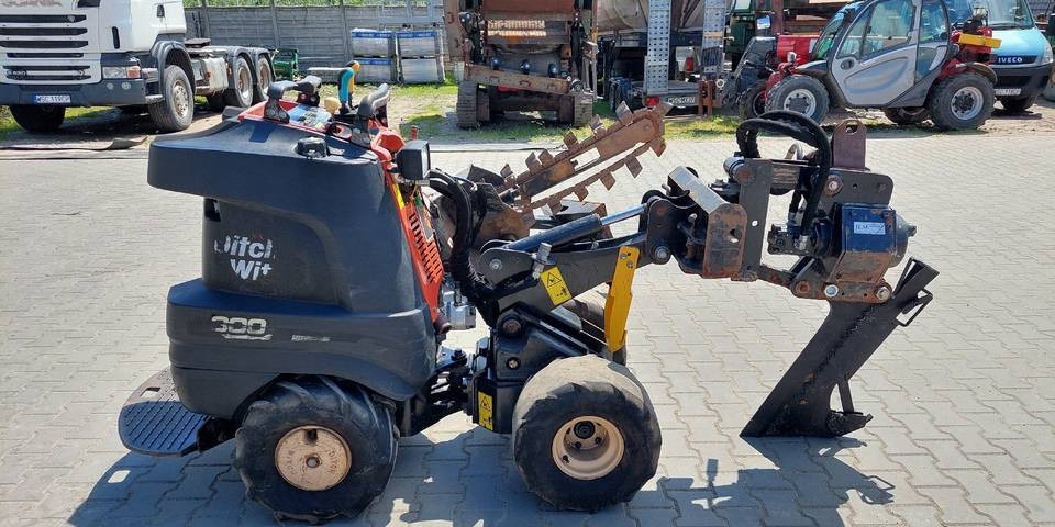 Ditch Witch R300 koparka łańcuchowa pługoukładacz - Траншеекопатель: фото 5 Ditch Witch R300 koparka łańcuchowa pługoukładacz - Траншеекопатель: фото 5