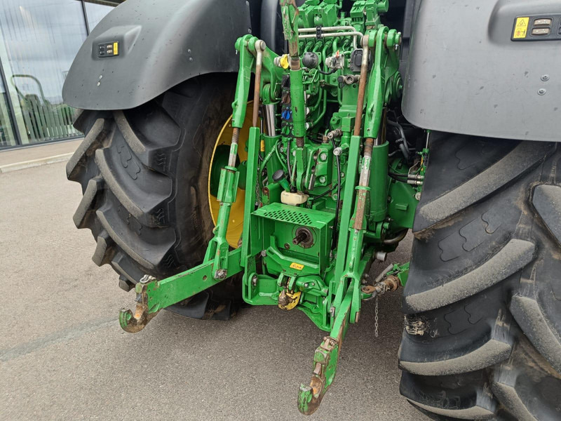 Трактор John Deere 6215R: фото 9 Трактор John Deere 6215R: фото 9