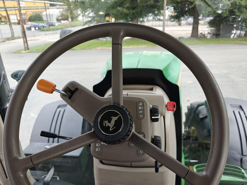 Трактор John Deere 7290R e23: фото 17 Трактор John Deere 7290R e23: фото 17