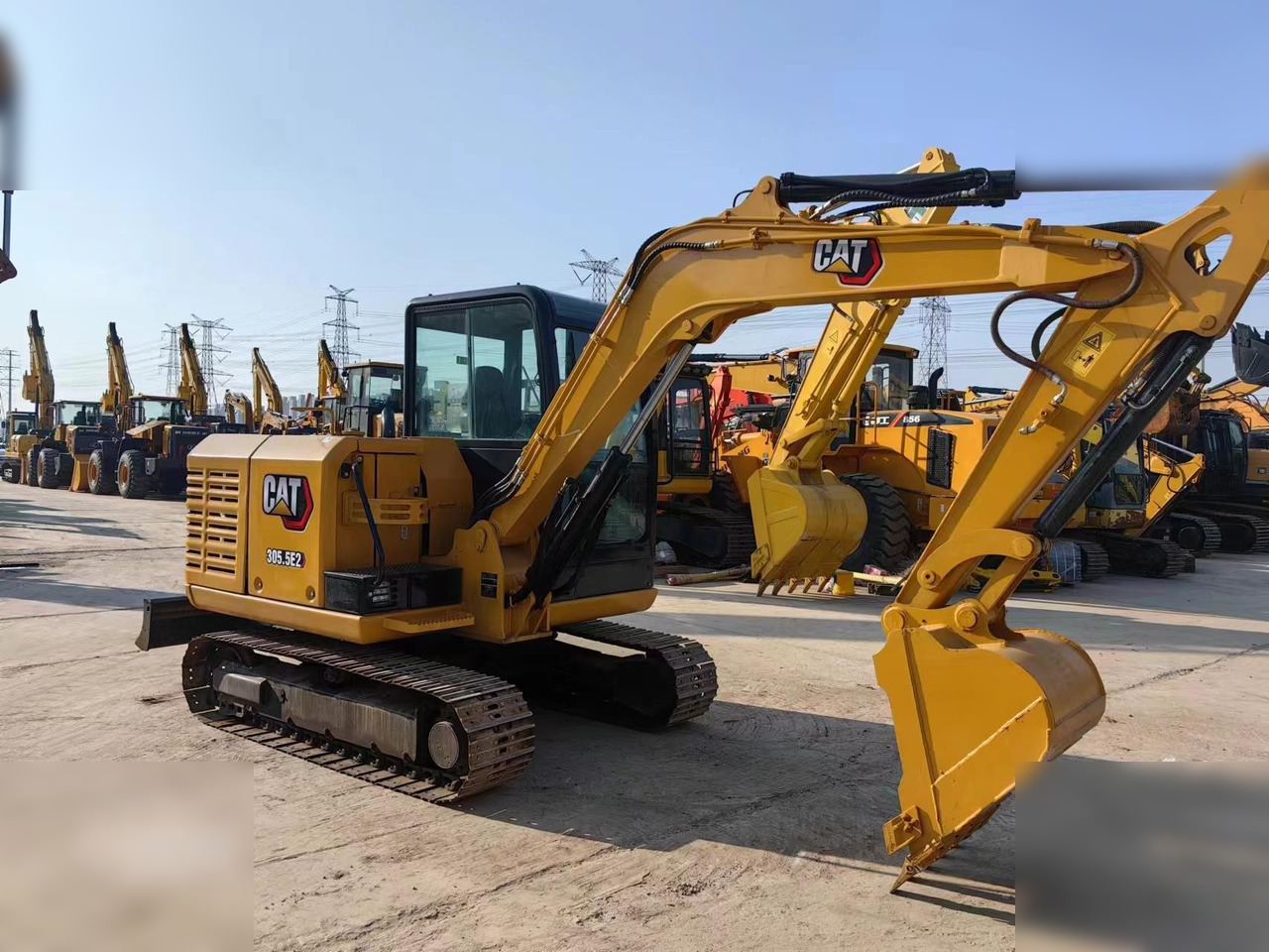CATERPILLAR 305.5E2 - Мини-экскаватор: фото 1 CATERPILLAR 305.5E2 - Мини-экскаватор: фото 1