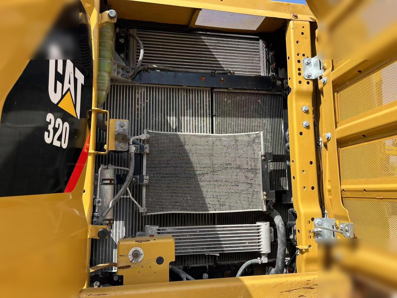 Гусеничный экскаватор CATERPILLAR 320: фото 6