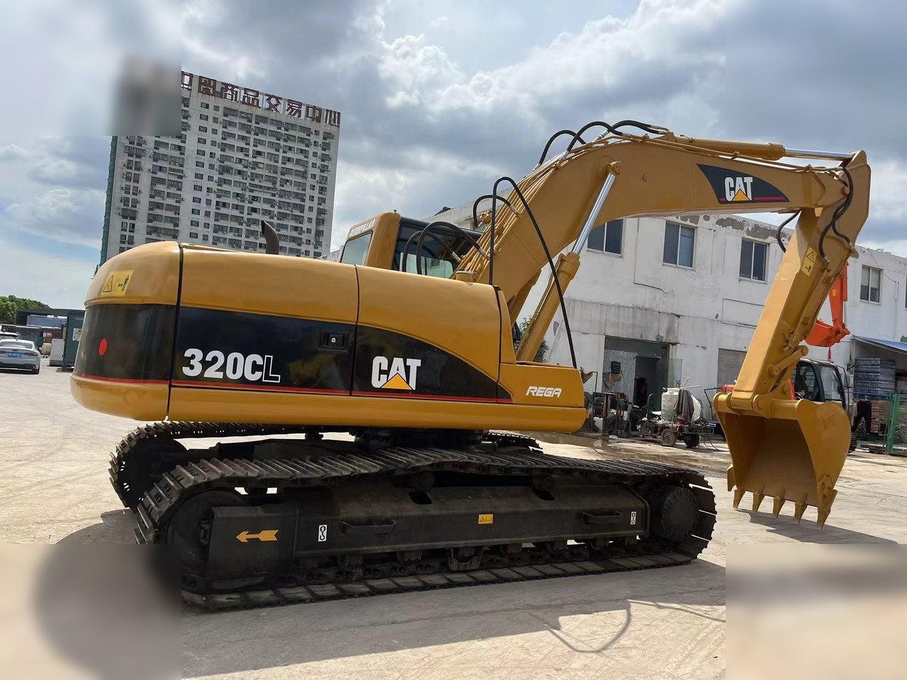 CATERPILLAR 320CL - Гусеничный экскаватор: фото 2 CATERPILLAR 320CL - Гусеничный экскаватор: фото 2