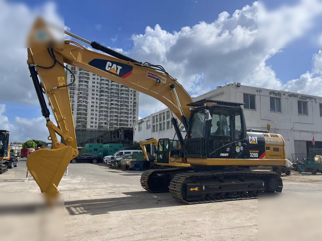 CATERPILLAR 320D - Гусеничный экскаватор: фото 1 CATERPILLAR 320D - Гусеничный экскаватор: фото 1