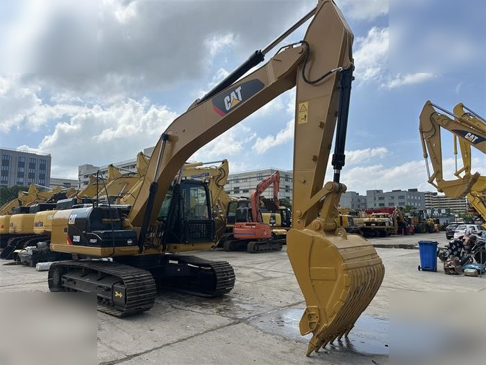CATERPILLAR 320D - Гусеничный экскаватор: фото 3 CATERPILLAR 320D - Гусеничный экскаватор: фото 3