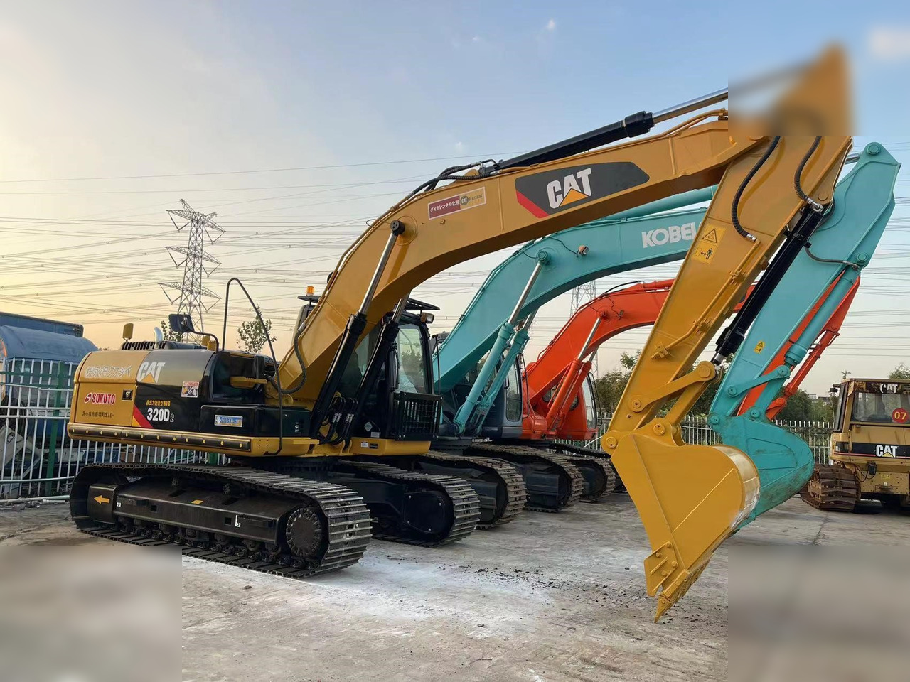 CATERPILLAR 320D - Гусеничный экскаватор: фото 1 CATERPILLAR 320D - Гусеничный экскаватор: фото 1