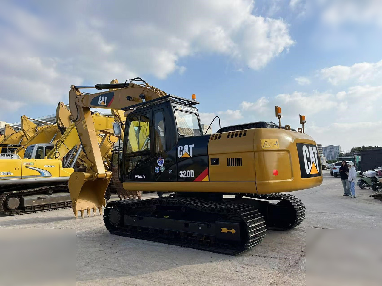 CATERPILLAR 320D - Гусеничный экскаватор: фото 2 CATERPILLAR 320D - Гусеничный экскаватор: фото 2