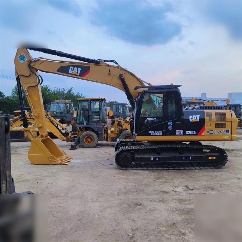 CATERPILLAR 320D2 - Гусеничный экскаватор: фото 3 CATERPILLAR 320D2 - Гусеничный экскаватор: фото 3