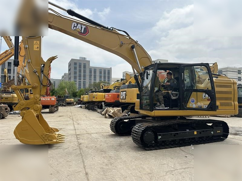 CATERPILLAR 320GC - Гусеничный экскаватор: фото 1 CATERPILLAR 320GC - Гусеничный экскаватор: фото 1