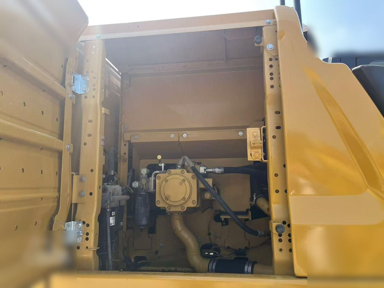 CATERPILLAR 320GC - Гусеничный экскаватор: фото 5 CATERPILLAR 320GC - Гусеничный экскаватор: фото 5