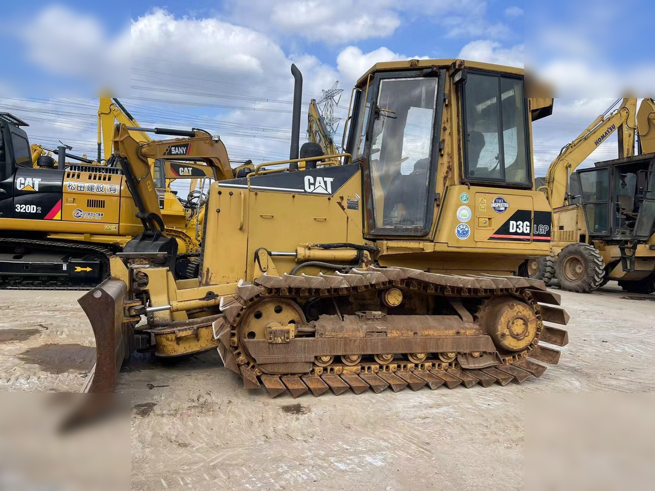 CATERPILLAR D3G - Бульдозер: фото 1 CATERPILLAR D3G - Бульдозер: фото 1