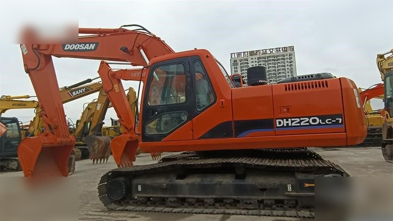 DOOSAN DH220 LC-7 - Гусеничный экскаватор: фото 1 DOOSAN DH220 LC-7 - Гусеничный экскаватор: фото 1
