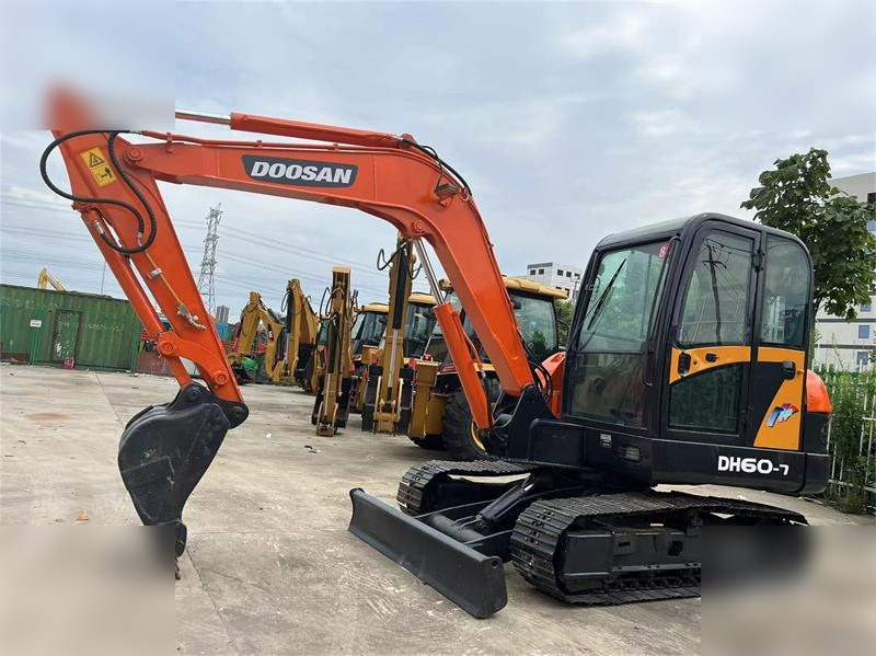 DOOSAN DH60-7 - Гусеничный экскаватор: фото 4 DOOSAN DH60-7 - Гусеничный экскаватор: фото 4